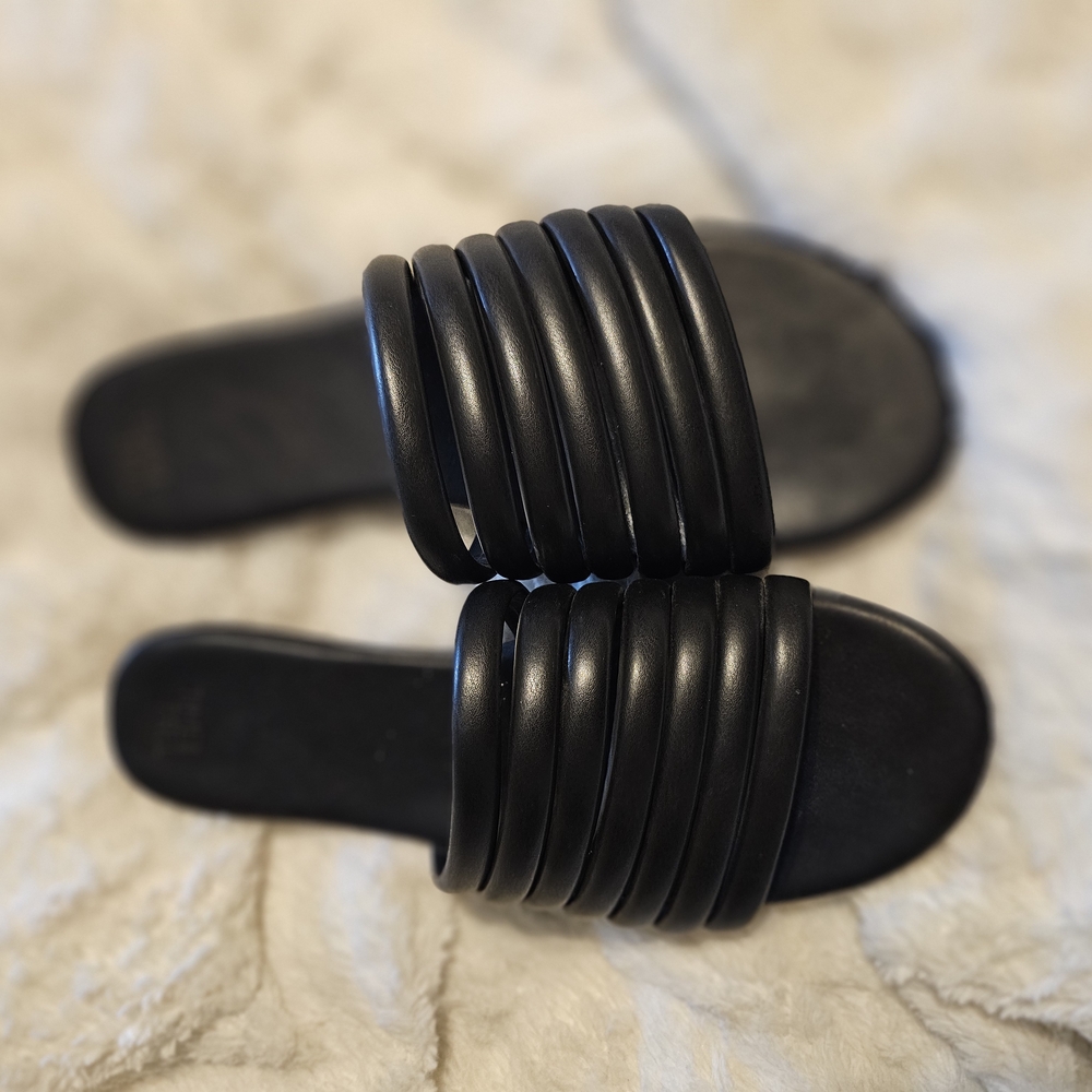 Time and Tru Black Slide Sandals